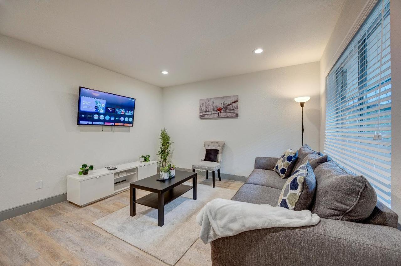 Trendy Midtown Apt, Walk To Shops & Sites, Pets Ok Houston Exterior foto