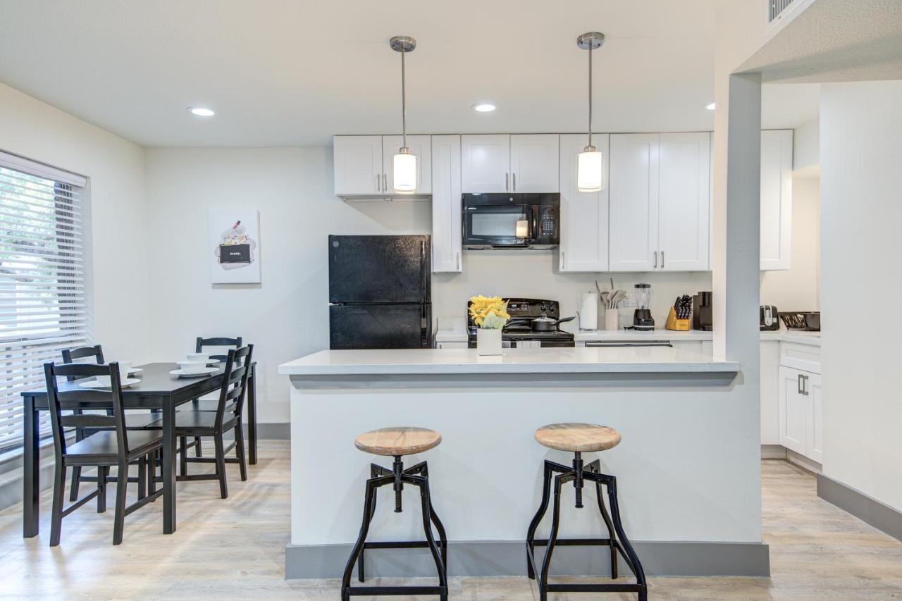 Trendy Midtown Apt, Walk To Shops & Sites, Pets Ok Houston Exterior foto